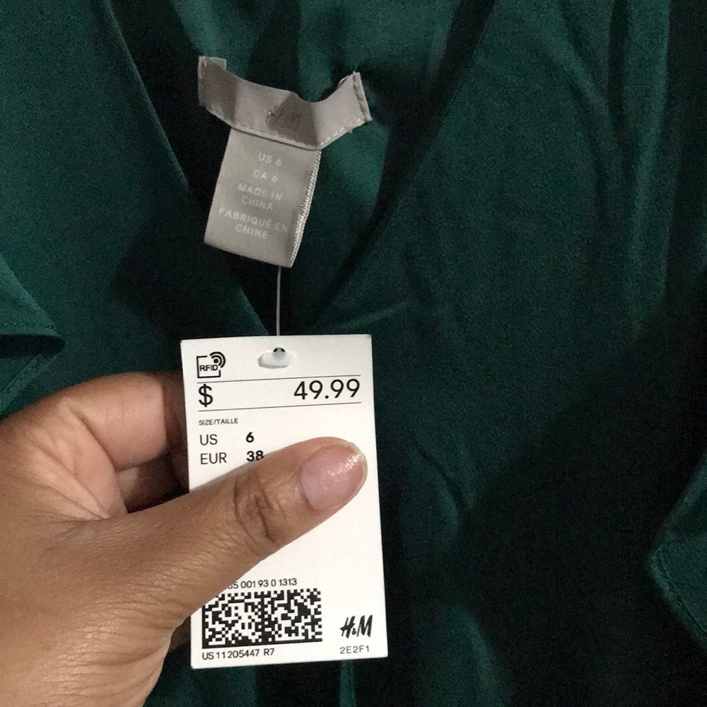 Holiday dress - Picture 2 of 4